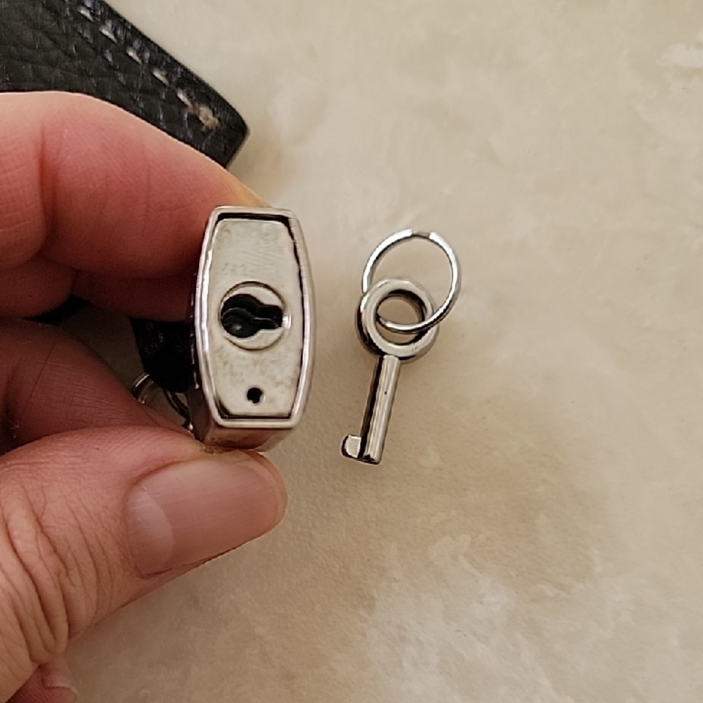 Fendi Purse Authentic Replacement Silver One Key Only - Picture 4 of 4